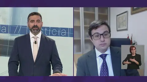 Entrevista de Nacho G&oacute;mez al profesor de Derecho Constitucional, Germ&aacute;n Teruel (foto: La 7)