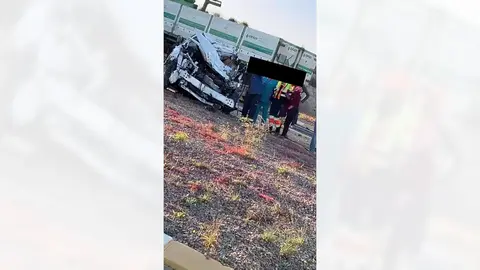 Imagen del accidente en la RM-12, carretera que une Rold&aacute;n con Balsicas (foto: La 7)