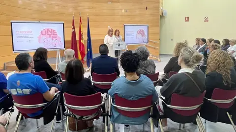 La consejera de Pol&iacute;tica Social, Familias e Igualdad, Conchita Ruiz, durante la presentaci&oacute;n del programa de actividades por el D&iacute;a internacional para la Eliminaci&oacute;n de la Violencia contra las Mujeres