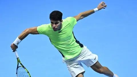 Carlos Alcaraz, en uno de los momentos del partido ante el ruso Andrei Rublev en el ATP Finals (foto: ATP FInals)