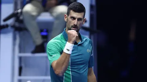 Novak Djokovic derrota a Carlos Alcaraz