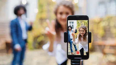 Tiktokera molesta a su pareja y a sus vecinos con sus v&iacute;deos nocturnos