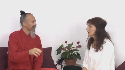 Jos&eacute; Manuel, el 'lama de Murcia', en uno de sus v&iacute;deos publicados en YouTube (foto: Fundaci&oacute;n Mahasandhi)