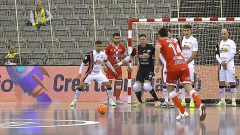 Imagen de un choque entre Jimbee Cartagena y ElPozo Murcia (foto: La 7)