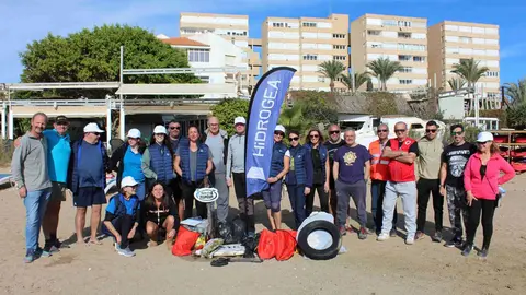 Hidrogea e Hippocampus unen esfuerzos para limpiar de basura la Isla del Ciervo del Mar Menor&acute;