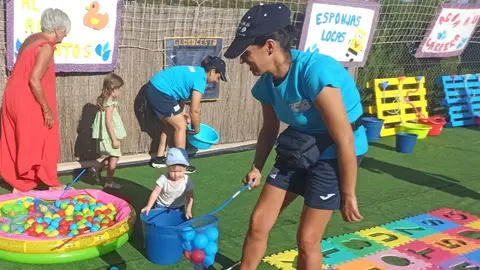 Los participantes del curso del SEF de monitores de tiempo libre en Fortuna organizaron las 'Olimpiadas del agua'.