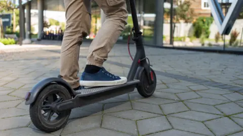 Imagen de archivo de un patinete el&eacute;ctrico
