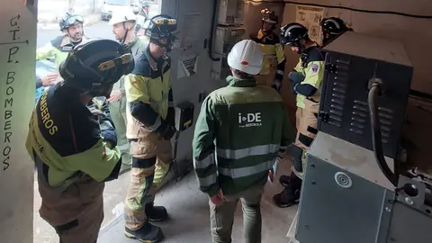 i-DE forma a Bomberos Regi&oacute;n de Murcia para actuar en situaciones de riesgo en instalaciones el&eacute;ctricas