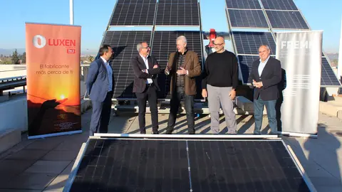 Luxen dona 18 placas solares a la FREMM