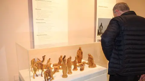 Esculturas en madera de olivo del Huerto de Getseman&iacute; de Jerusal&eacute;n, en el Museo Arqueol&oacute;gico