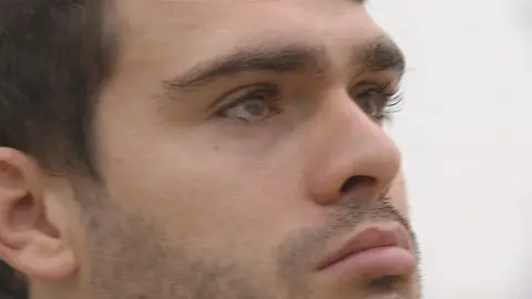 02EREPORELIASSQUASH0008_frame_2