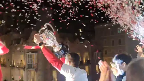 Los jugadores del Jimbee celebran la Supercopa