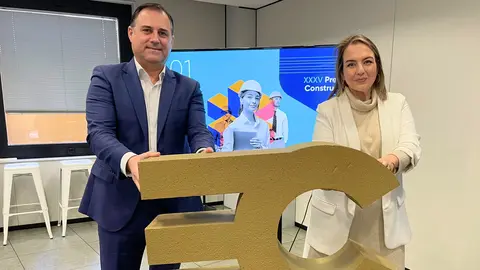 Jos&eacute; Hern&aacute;ndez y Mar&iacute;a Luisa Lucas presentan los Premios Frecom