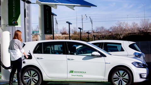 Iberdrola lanza una calculadora gratuita que ayuda a las empresas a ahorrar en la factura energ&eacute;tica y reducir las emisiones generadas
