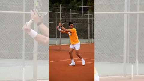 Carlos Alcaraz entrenando con Ferrero en Villena (foto: X)