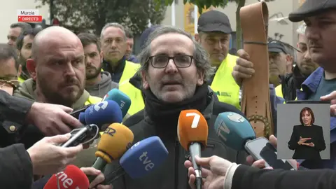 Diego Conesa, l&iacute;der y portavoz de la plataforma 6F (foto: La 7)