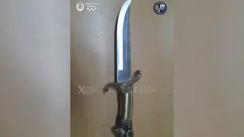Machete usado por un hombre que amenaz&oacute; a una mujer en el barrio de San Antol&iacute;n de Murcia (foto: Polic&iacute;a Local de Murcia)