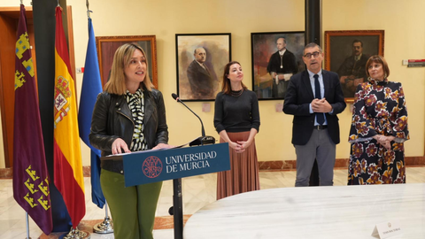 La consejera de Pol&iacute;tica Social, Familias e Igualdad, Conchita Ruiz, durante la entrega de galardones a los mejores trabajos en materia de igualdad y prevenci&oacute;n de la violencia de g&eacute;nero