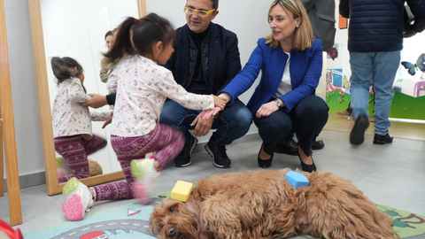 La consejera de Pol&iacute;tica Social, Familias e Igualdad, Conchita Ruiz, durante su visita al centro multidisciplinar Pilar Bernal destinado a mejorar la calidad de vida de las personas con enfermedades raras