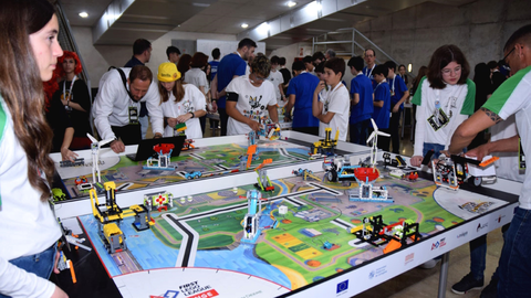 Imagen de la edici&oacute;n pasada de la First Lego League, que este a&ntilde;o re&uacute;ne a m&aacute;s de 200 participantes.