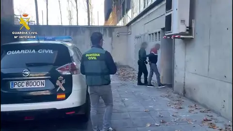 Detenido en Malag&oacute;n por forzar a una menor de 12 a&ntilde;os a casarse a cambio de 3.000 euros (foto: Guardia Civil)