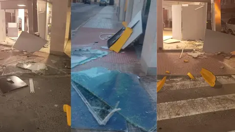 As&iacute; ha quedado una sucursal bancaria de La Palma tras el robo de un cajero (foto: Andr&eacute;s Bl&aacute;zquez)