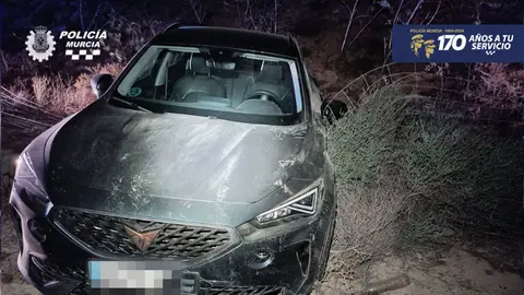 Imagen del turismo, tras el accidente (Polic&iacute;a Local de Murcia)