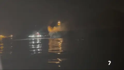 Un petrolero a punto de encallar a 100 metros de la costa de Cartagena (foto: La 7)