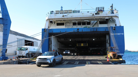 El Puerto de Cartagena se estrena con el tr&aacute;fico ro-ro de importaci&oacute;n de 1.000 veh&iacute;culos