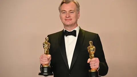 Christopher Nolan, con sus dos estatuillas