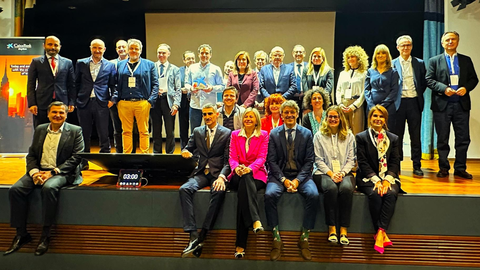 Ganador, finalistas y jurado de los premios Emprendedor XXI