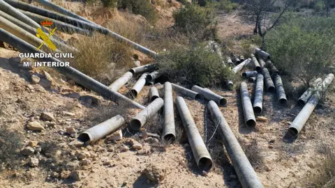 Amianto encontrado en el vertedero ilegal (Foto: Guardia Civil)