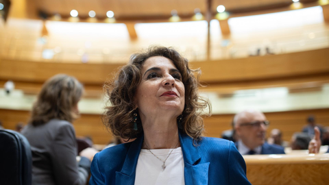 La vicepresidenta primera y ministra de Hacienda, Mar&iacute;a Jes&uacute;s Montero