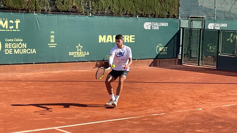 Carlos Alcaraz entren&oacute; este domingo en el Real Murcia Club de Tenis