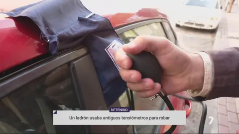 Robaba en el interior de veh&iacute;culos con bolsas inflables de aparatos para la tensi&oacute;n (foto: La 7)