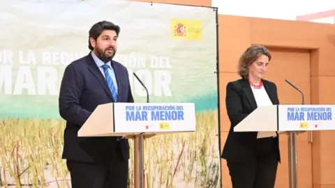 L&oacute;pez Miras y Teresa Ribera
