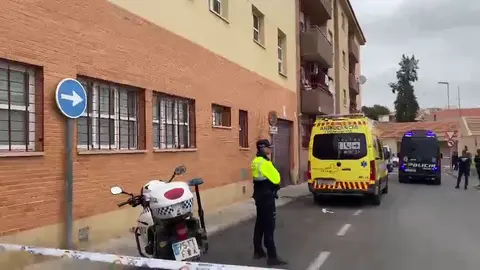 Lugar del incendio que se ha producido este viernes en una vivienda del barrio murciano de Espinardo (foto: La 7)