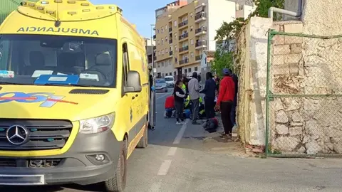 Un hombre atropella a tres personas y se da a la fuga en Abar&aacute;n (foto: La 7)
