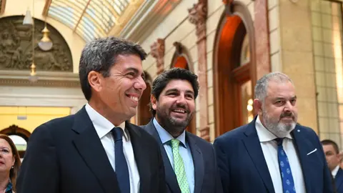 Los jefes de los Ejecutivos de la Regi&oacute;n de Murcia y la Comunidad Valenciana, Fernando L&oacute;pez Miras y Carlos Maz&oacute;n, respectivamente, y el presidente de Scrats, Lucas Jim&eacute;nez, en el acto de conmemoraci&oacute;n del 45 aniversario del trasvase Tajo-Segura (foto: CARM)