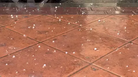 El granizo cae con intensidad en la ciudad de Murcia (foto: La 7)