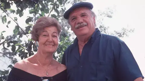 Asunci&oacute;n Balaguer y el actor aguile&ntilde;o Francisco Rabal en una imagen de archivo de 1989 (foto: Agencias)