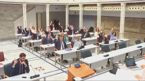 La Asamblea Regional vota a favor de iniciar los tr&aacute;mites para modificar la ley del Mar Menor (foto: La 7)