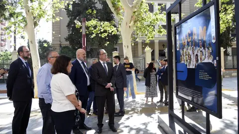 Inauguraci&oacute;n de la exposici&oacute;n en el Paseo Alfonso X