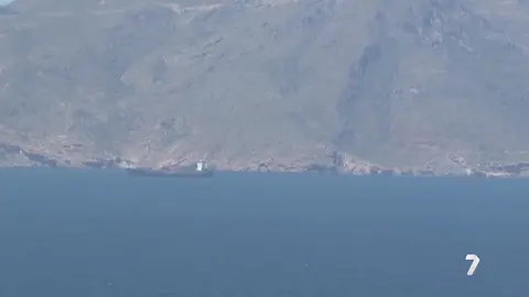 El Borkum, buque que transporta material militar cuyo destina final ser&aacute; la Rep&uacute;blica Checa (foto: La 7)