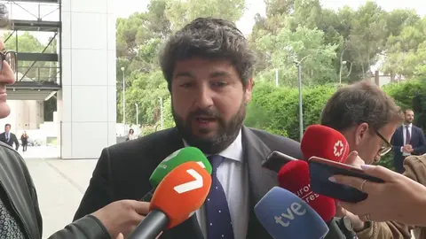 L&oacute;pez Miras, antes de entrar al Desayuno del diario La Raz&oacute;n