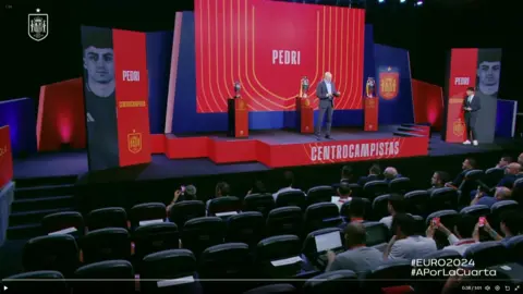 El seleccionador de Espa&ntilde;a de f&uacute;tbol, Luis de la Fuente, ha dado la prelista de 29 futbolistas para la Eurocopa 2024 (foto: La 7)