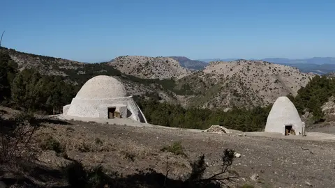 Los dos Pozos de Nieve de Sierra Espu&ntilde;a que han sido galardonados con el premio Europa Nostra 2024 (foto: CARM)