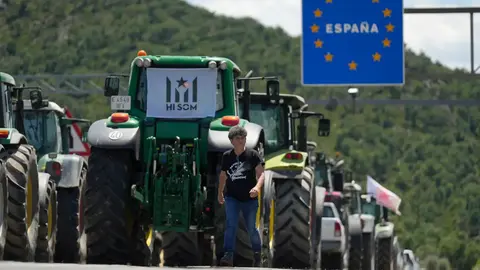 Movilizaci&oacute;n agraria en la frontera entre Francia y Espa&ntilde;a (foto: EP)