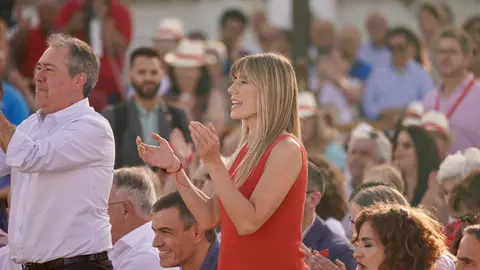 Bego&ntilde;a G&oacute;mez, en un mitin del PSOE