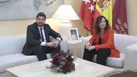 Ayuso y Miras durante su encuentro (foto: La 7)